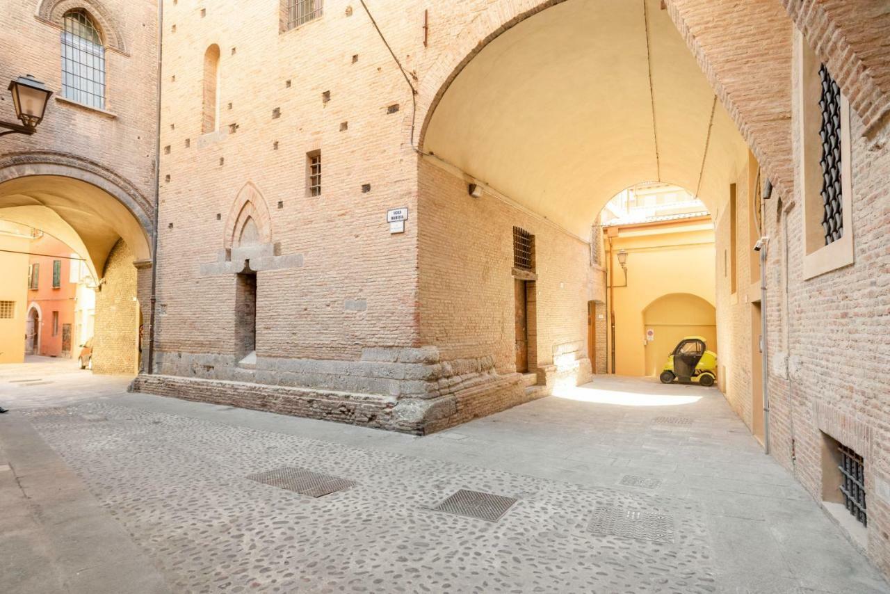 Lo Scrigno Delle 2 Torri! Nel Cuore Del Centro, Vicino A Via Rizzoli Bologna Kültér fotó